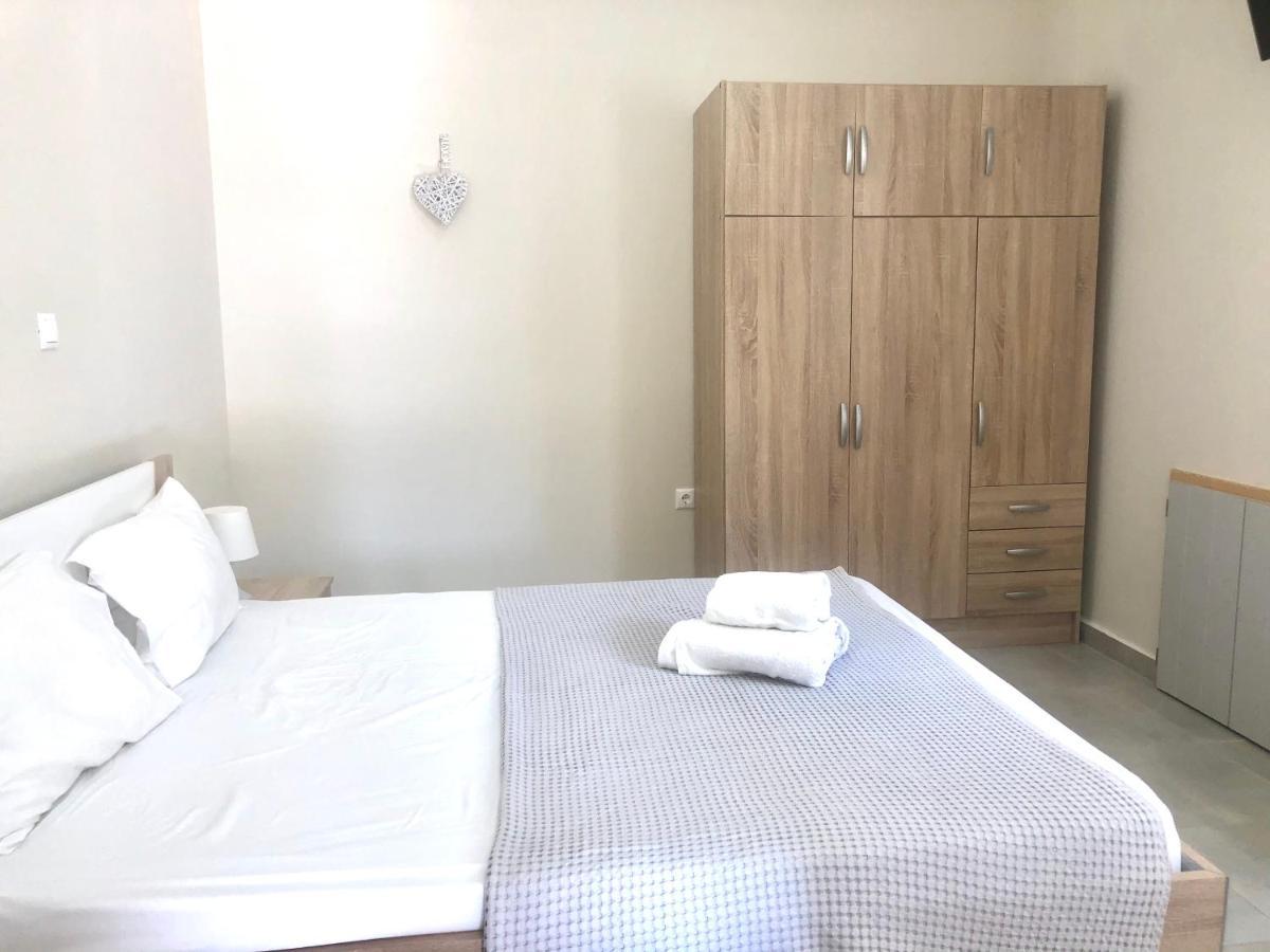 Konstantinos Apartments Парика Экстерьер фото